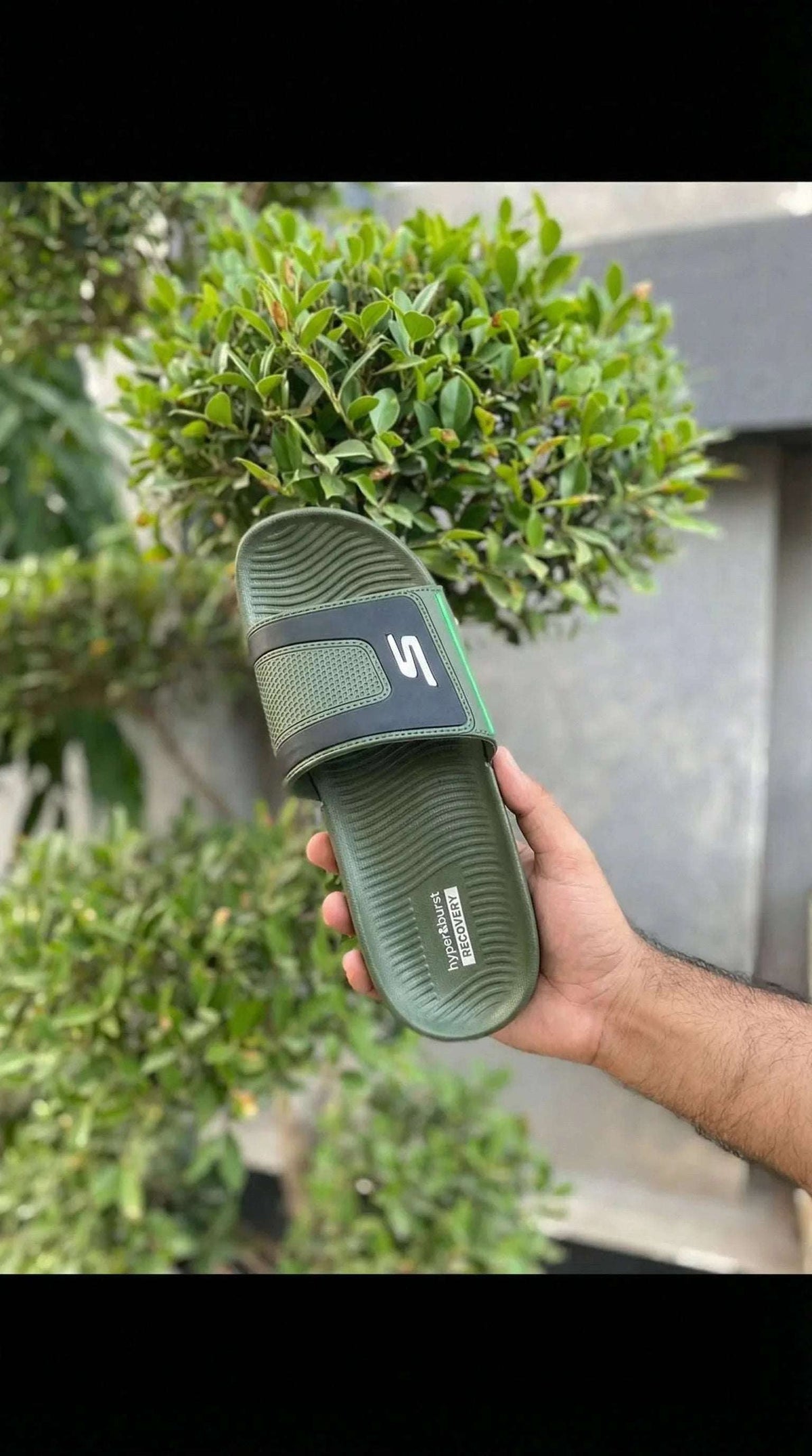 Skecher OG Slides - Eaze