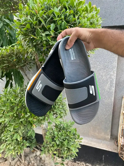 Skecher OG Slides - Eaze