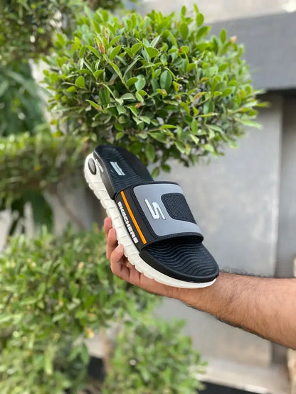Skecher OG Slides - Eaze