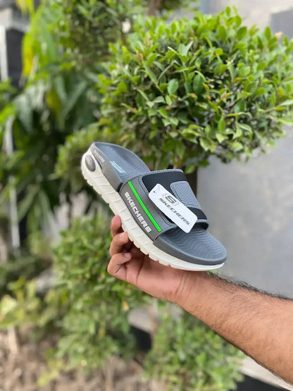 Skecher OG Slides - Eaze