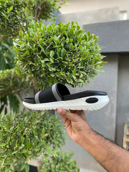 Skecher OG Slides - Eaze