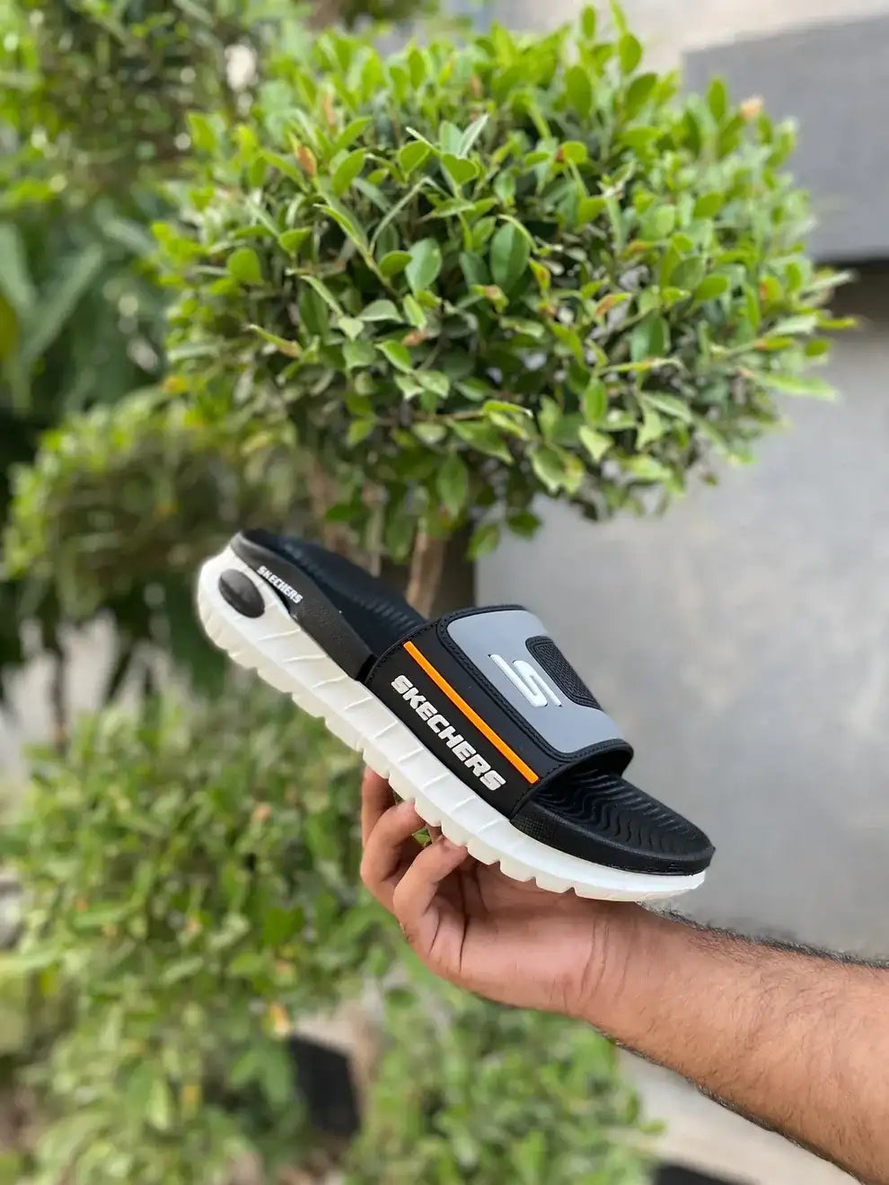 Skecher OG Slides - Eaze