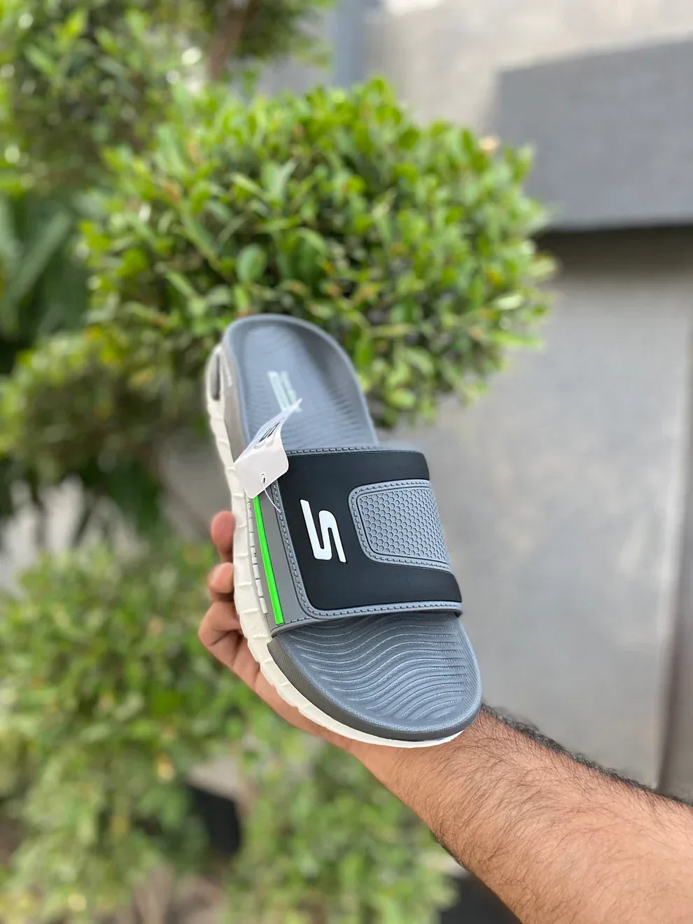 Skecher OG Slides - Eaze