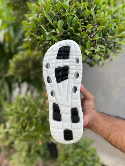 Skecher OG Slides - Eaze